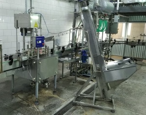 Линия розлива газированных напитков. Формат бутылок: 1,0-1,7л. ПЭТ – «детское шампанское», 1,5-2,0л. ПЭТ – квас и газнапитки. В хорошем