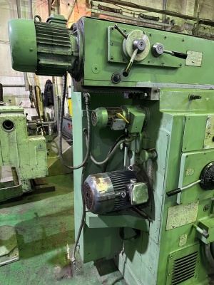 Фрезерный Широкоуниверсальный станок 6д82ш