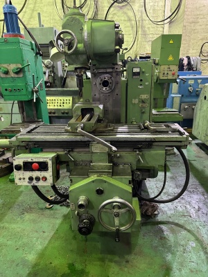 Фрезерный Широкоуниверсальный станок 6д82ш