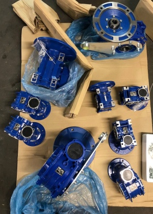 Мотор-редукторы (редукторы, электродвигатели)