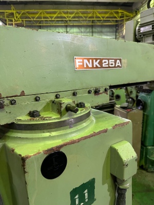 Широкоуниверсальный, инструментальный фрезерный станок TOS FNK25A