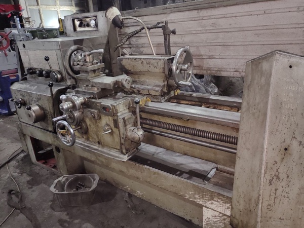 Токарный винторезный 1К62Д