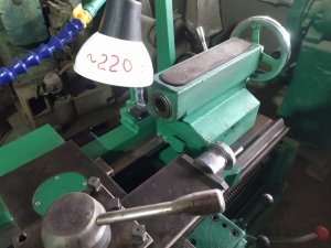 Универсальный токарно-винторезный станок 16К25