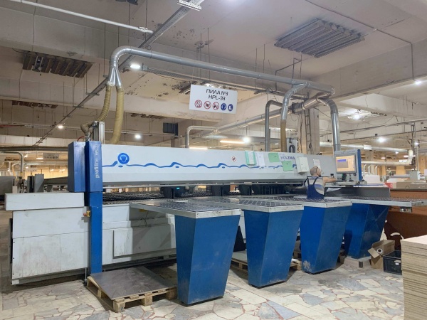 Раскроечный центр с задней загрузкой Holzma HPL 33