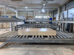 Раскроечный центр с задней загрузкой Holzma HPL 33