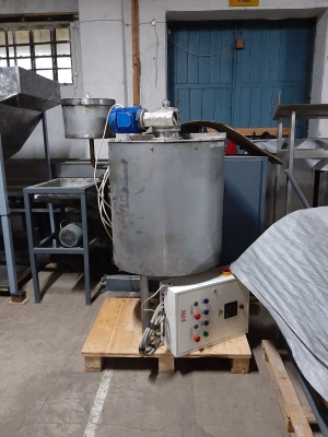 Котел электрический с рубашкой и мешалкой на 160 литров