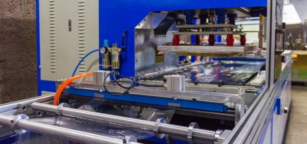 Станок для сварки штампом изделий из ПВХ пленки.(мешки, обложки и т.д.)