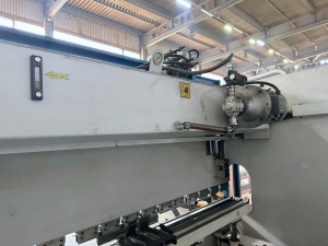 Гидравлический листогибочный пресс с ЧПУ для гибки листoвого металла Inanlar P-30100 CNC