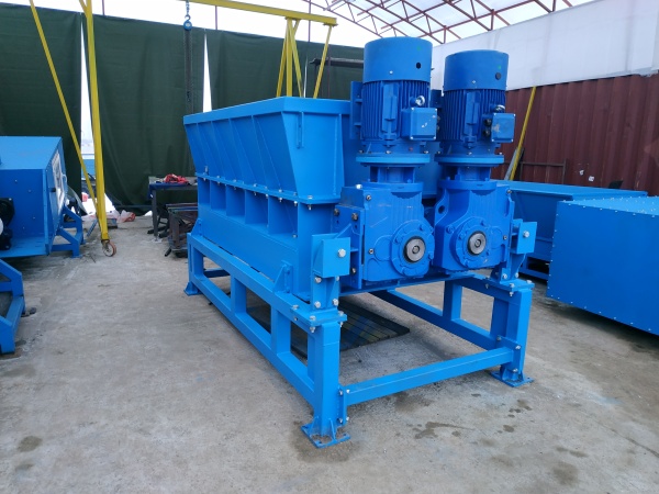 шредер, Измельчитель паллет, поддонов, крупногабаритных деревянных отходов