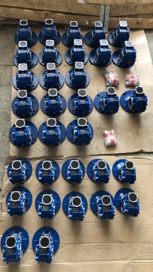 Мотор-редукторы (редукторы, электродвигатели)