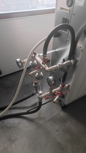 Чиллер SMC HRS090-A-40-M ()