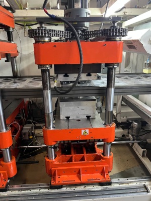 Продажа Автоматический термоформовочный станок NUD-680/420