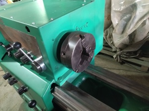 Универсальный токарно-винторезный станок 16К25