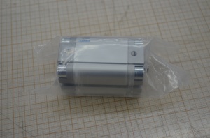 Пневмоцилиндр FESTO ADVU-25-30-P-A