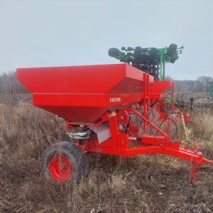 Прицепной разбрасыватель удобрений Quivogne D-903