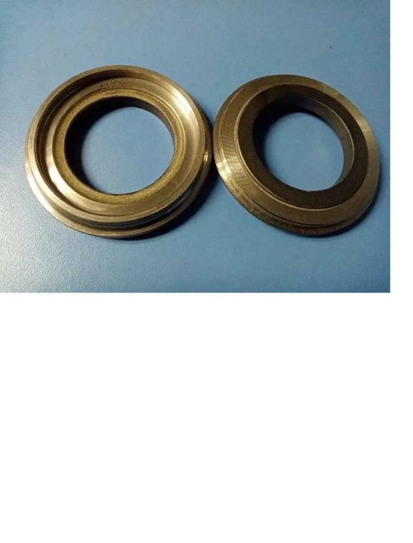 Уплотнитель водяного насоса 4ВЦ (в сборе с графитовым кольцом) Д49.123.1спч