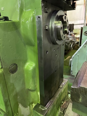 Фрезерный Широкоуниверсальный станок 6д82ш