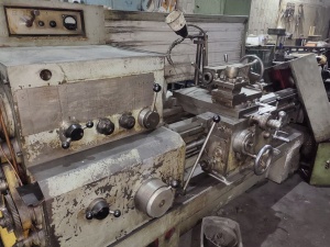 Токарный винторезный 1К62Д