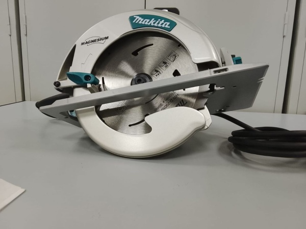 Пила циркулярная MAKITA 5008MG
