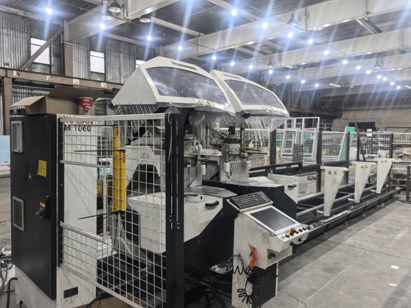 Автомат. двухголовая пила для нарезания алюминиевого профиля KABAN ZM 1060