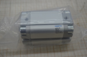 Пневмоцилиндр FESTO ADVU-25-30-P-A