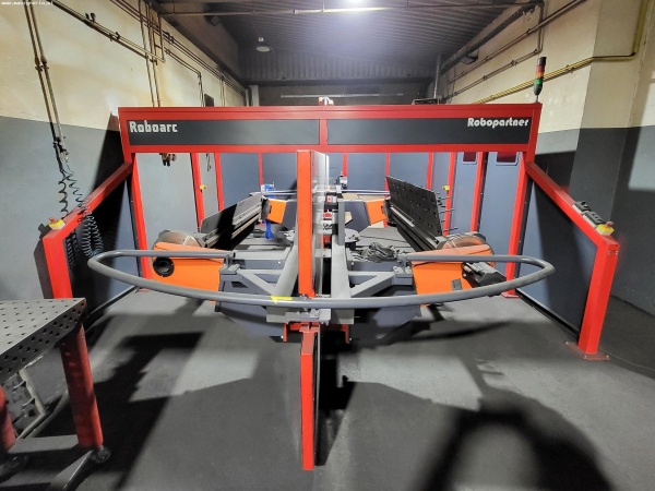 Роботизированная сварочная станция KUKA KR 8 R2100-2 arc HW