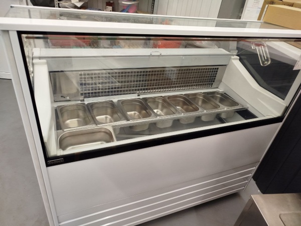 витрина для мороженого Carboma IC72 SL 1,3-1