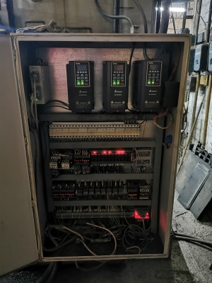 2Р135Ф2-1 - вертикально-сверлильный станок с ЧПУ(можно фрезеровать)