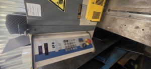 Гильотинные гидравлические ножницы SST1504