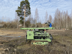 Дизельная самоходная буровая установка на гусеничном ходу