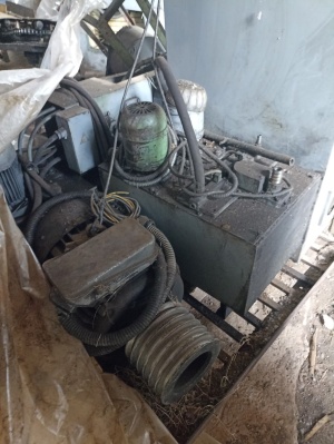 Бесцентровошлифовальный станок 3М185