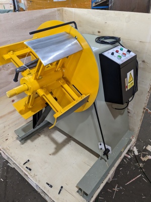 Электрический консольный разматыватель рулонного металла