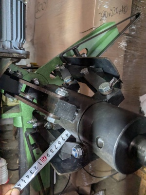 Электрический консольный разматыватель рулонного металла 200мм