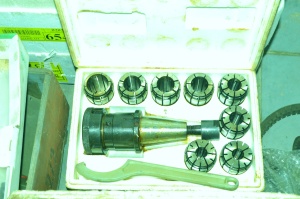 Цанговый патрон с набором цанг. Конус 45 (исо 45)