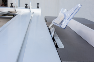 Циркулярная пила с подвижным столом UA3800S