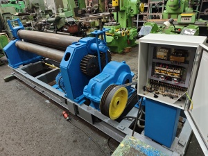 Машина листогибочная трехвалковая И2220А