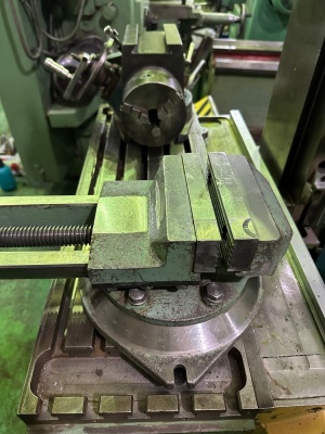 Широкоуниверсальный фрезерный станок 676п