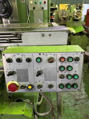 Широкоуниверсальный Консольно-фрезерный станок ОРША-Ф32Ш