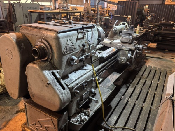 Токарныи станок MVE280/3000 Dimavag