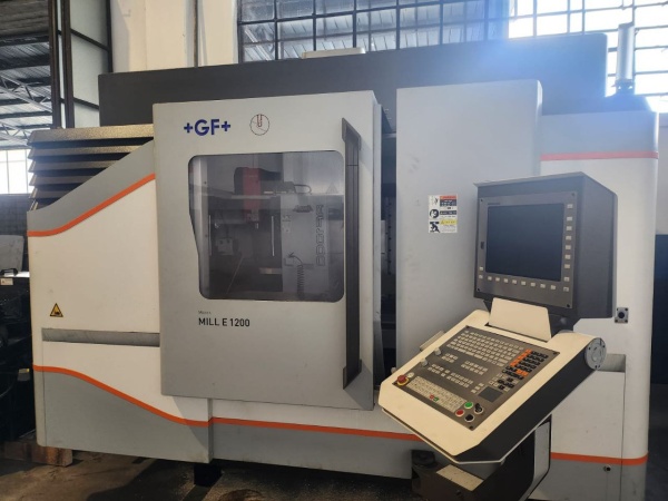 4 осевой вертикальный центр MIKRON MILL E 1200