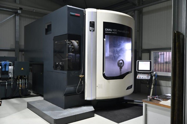 5-осевой вертикальный обрабатывающий центр DMG Mori DMU 105 monoblock