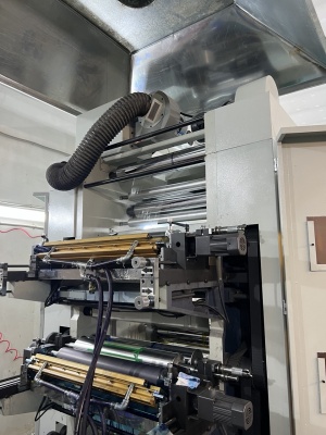 Флексографическая печатная 6-цветная машина