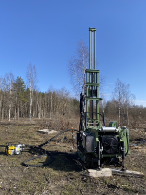 Дизельная самоходная буровая установка на гусеничном ходу