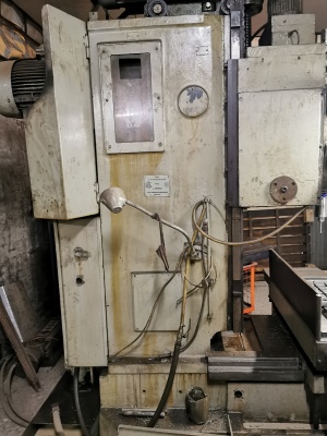 2Р135Ф2-1 - вертикально-сверлильный станок с ЧПУ(можно фрезеровать)