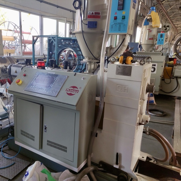 Экструдер SJ45/33 с бункером-сушилкой