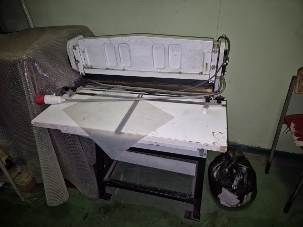 Перфоратор календарный Renz 700