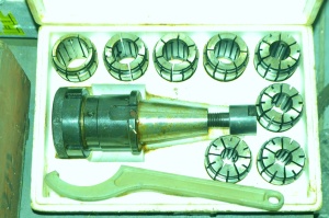 Цанговый патрон с набором цанг. Конус 45 (исо 45)