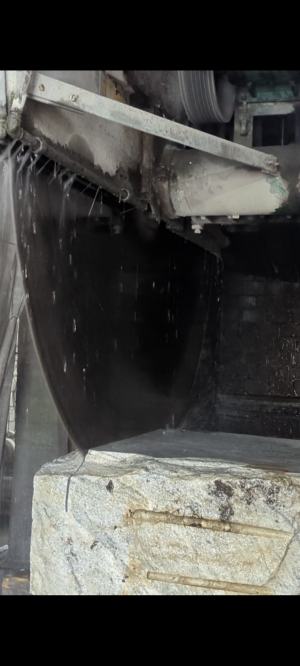 камнерезный станок диском диаметром 3м