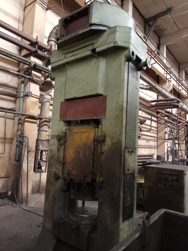 пресс винтовой с дугостаторным приводом Ф1732А