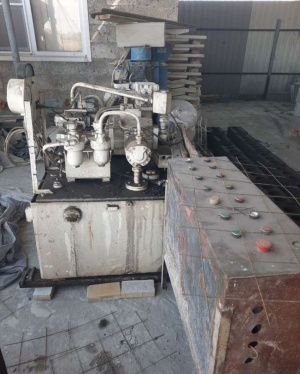 Пресс с маслостанцией для производства кирпича